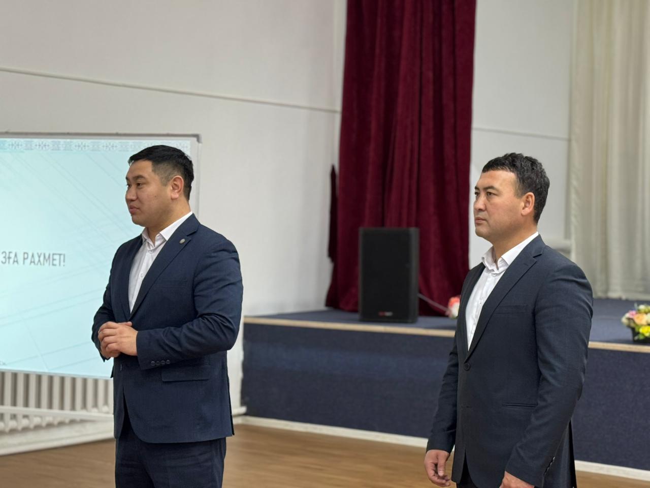 Аудан әкімі Бесқоспа және Тоқмансай ауылдық округтерінде тұрғындармен кездесті