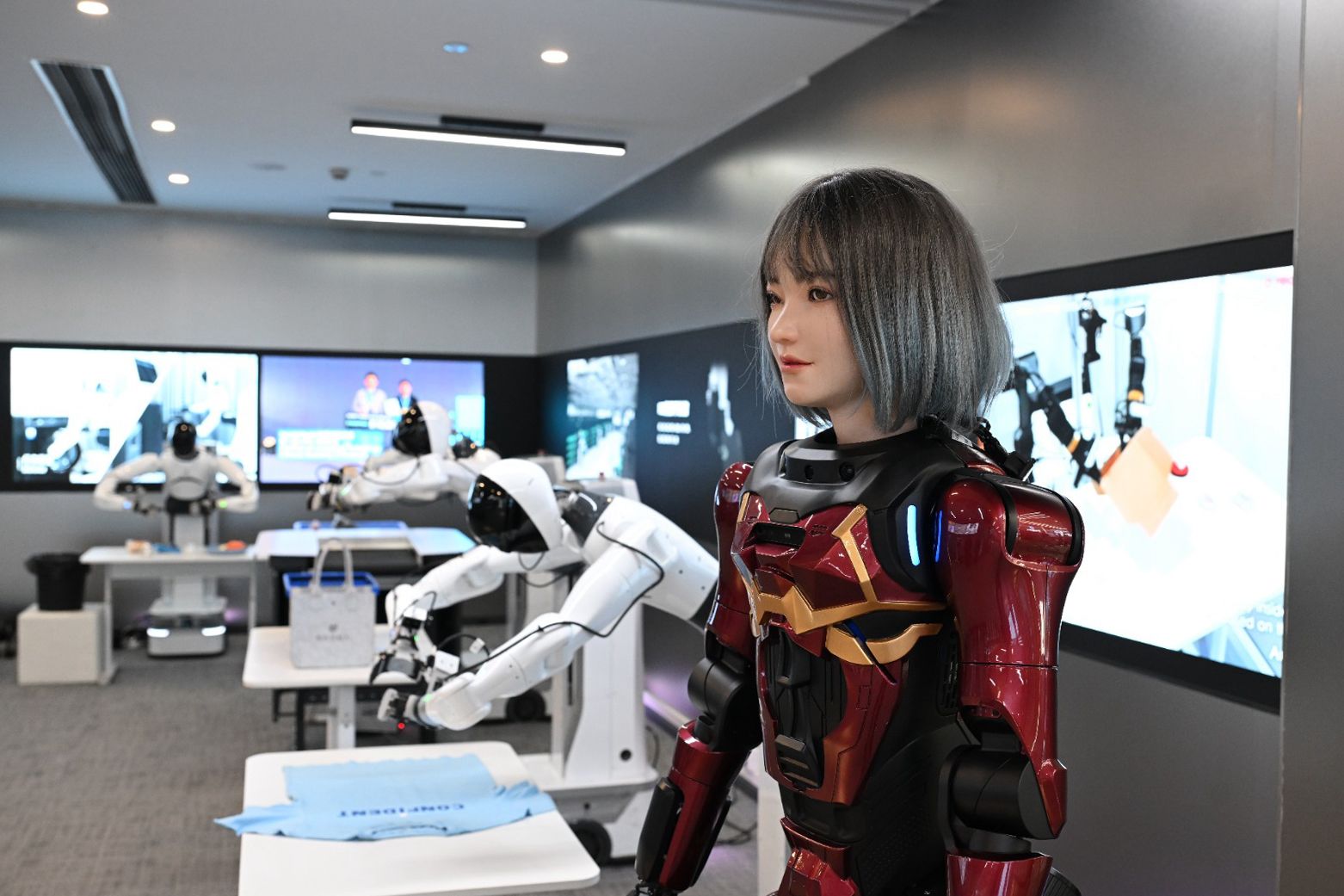 Аким Алматы встретился с сооснователем AgiBot и запустил стратегическое сотрудничество в сфере робототехники и ИИ