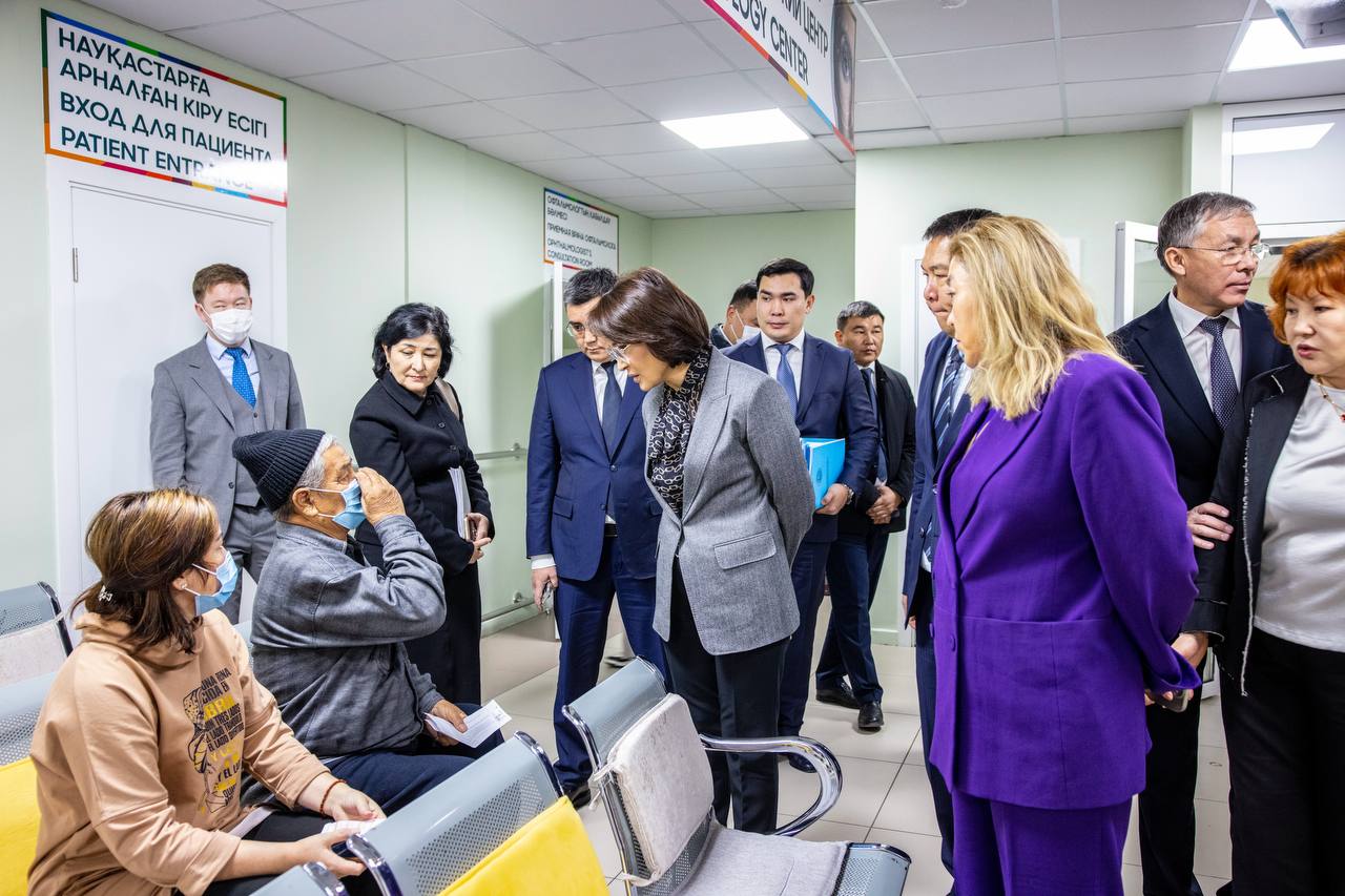 ДЕНСАУЛЫҚ САҚТАУ МИНИСТРЛІГІНІҢ БАСШЫСЫ ЕҢБЕКШІҚАЗАҚ КӨПБЕЙІНДІ АОА ЖҰМЫСЫМЕН ТАНЫСТЫ