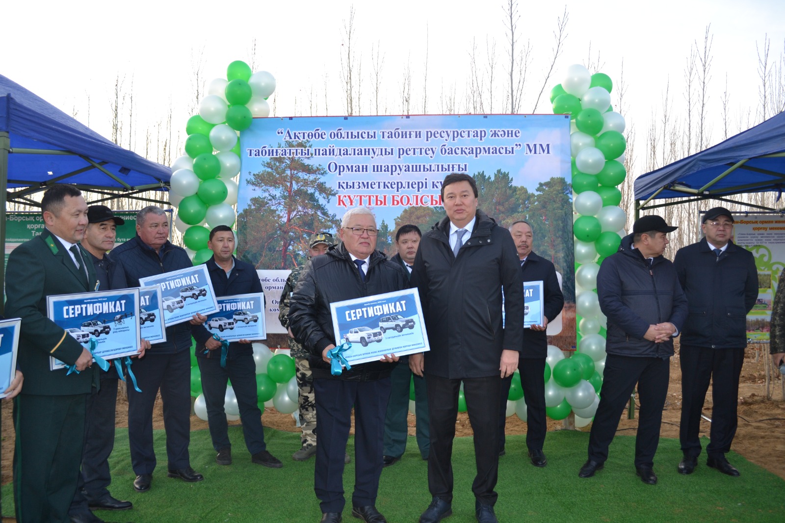 Шалкарским лесникам передали автомобили и дроны