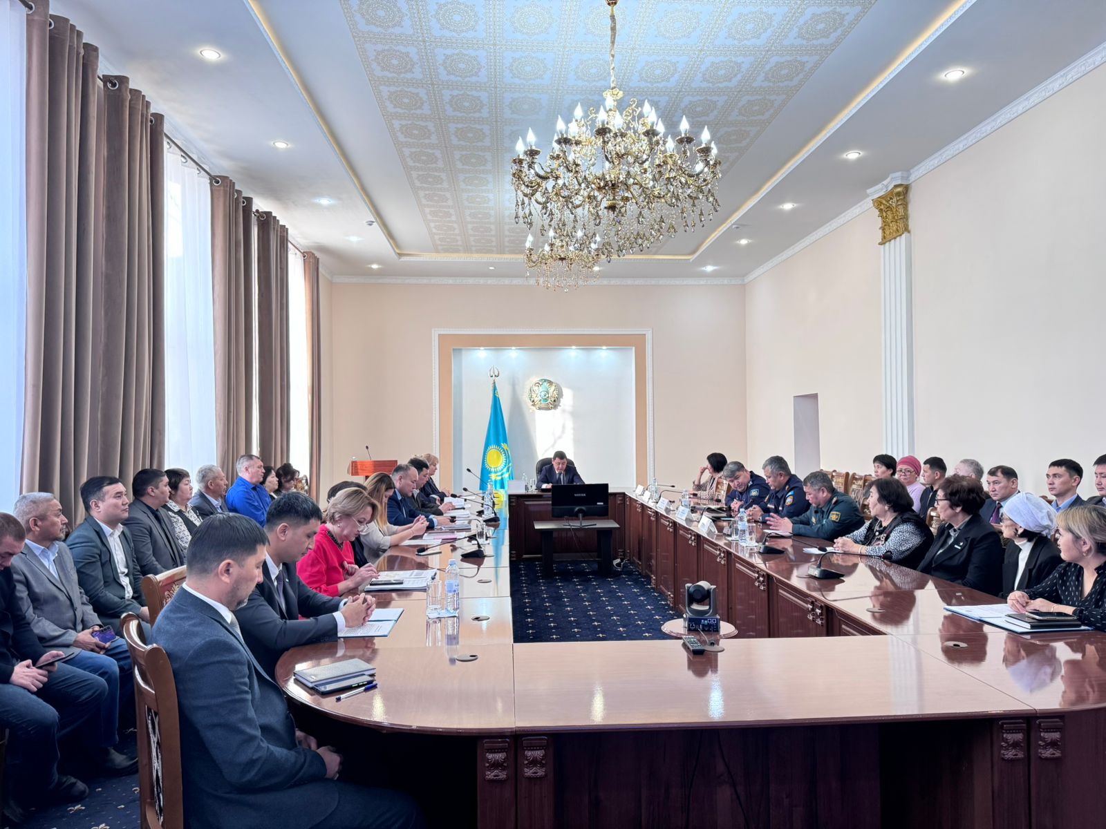 1 декабря 2025 года под председательством акима района Анбаева Р.А. состоялся актив по итогам прошедшего форума акимов всех уровней в городе Астана.