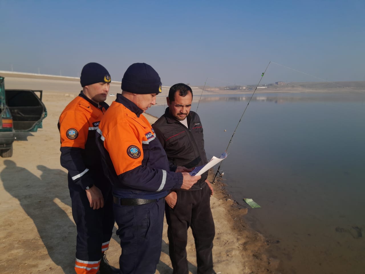 Құтқарушылар Бадам су қоймасында балықшыларға қауіпсіздік ережелерін түсіндірді