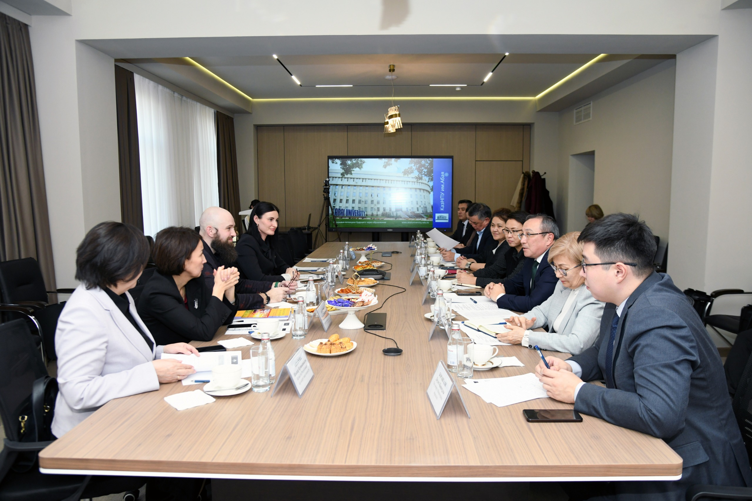 «СИРИУС» БІЛІМ БЕРУ ОРТАЛЫҒЫ ӨКІЛДЕРІМЕН КЕЗДЕСУ ӨТТІ