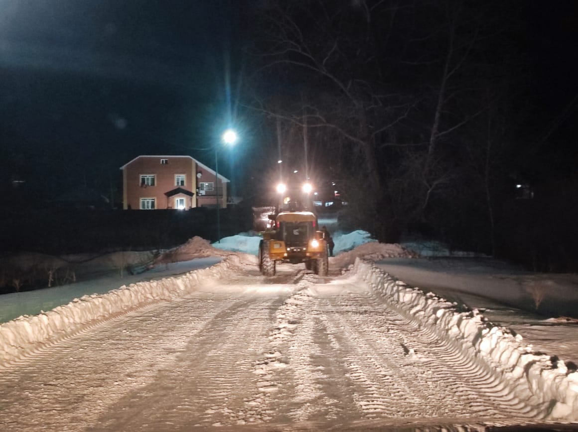 Зимняя очистка дорог от снега села Ново-Ульбинка и Топиха
