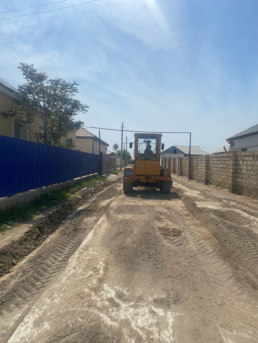 Бүгін Дәулет ауылдық округінің ауылішілік көшелерін автогрейдрмен күреу, тегістеу жұмыстары жүргізілді. Бұл жұмыстар алдағы уақытта да жоспарға сәйкес, жалғасын табады