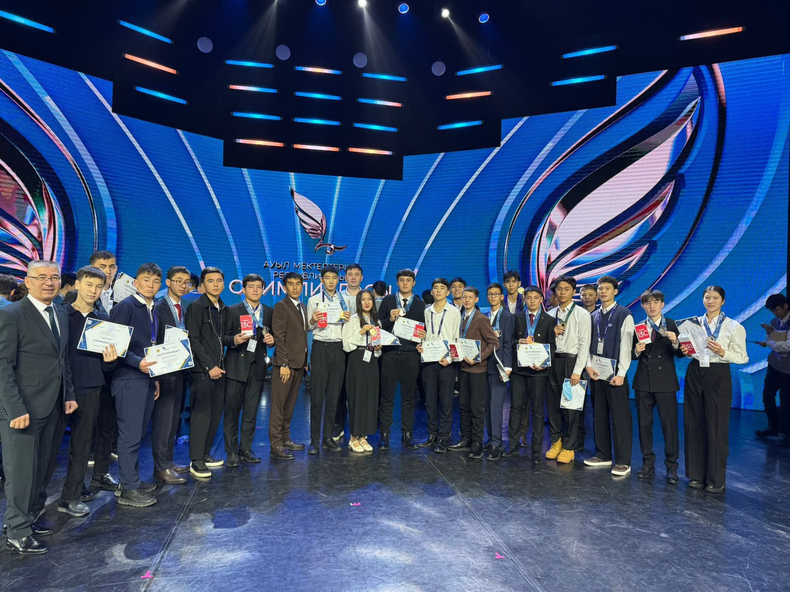 АУЫЛ МЕКТЕПТЕРІ ОҚУШЫЛАРЫНА АРНАЛҒАН РЕСПУБЛИКАЛЫҚ ОЛИМПИАДАДА ТҮРКІСТАН ОБЛЫСЫНЫҢ ҮЗДІКТЕРІ ЖЕҢІС ТҰҒЫРЫНДА