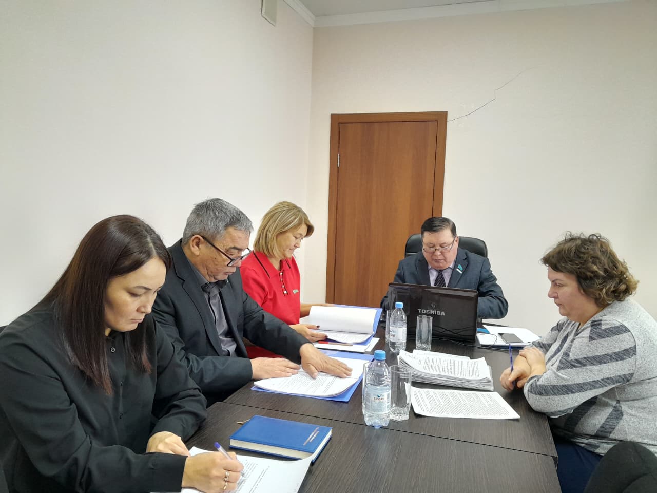 Состоялась  внеочередная   сессия   Узункольского  районного  маслихата