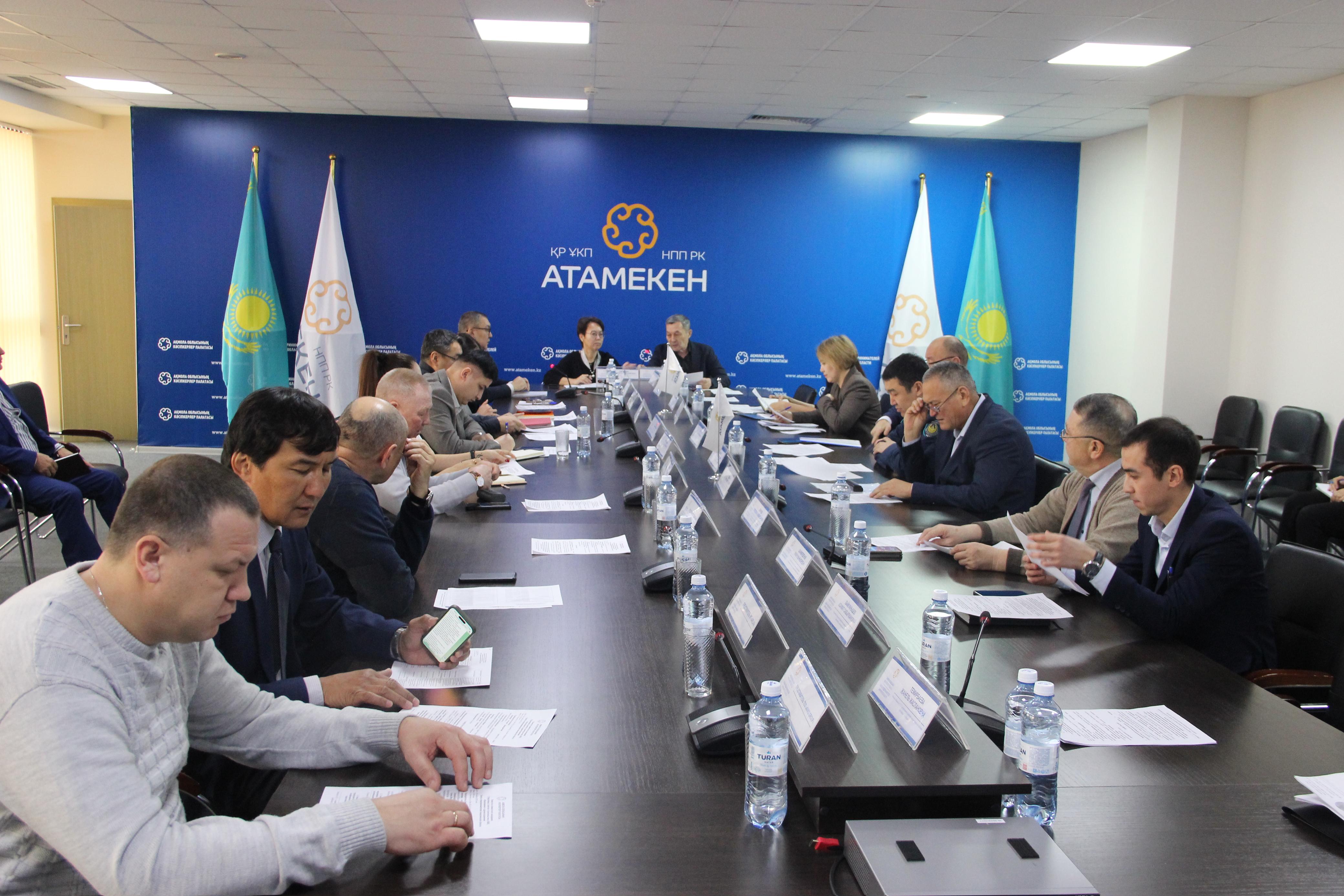 Ақмола облысында бизнесмендермен өткен кездесуде ҚАЖ мекемелерінде өндіріс ұйымдастыру мәселесі талқыланды