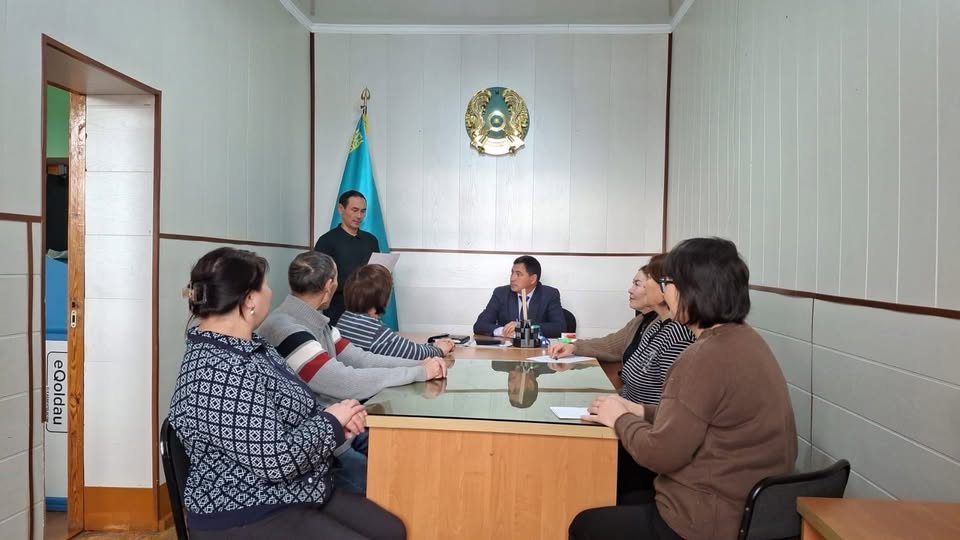 Сегодня, 1 декабря 2025 года в 9 часов, в Сырымбетском сельском округе под председательством акима сельского округа Бекенова М.Ж. прошло публичное обсуждение отчёта деятельности в сфере оказания государственных услуг акиматом Сырымбетского сельского округа.