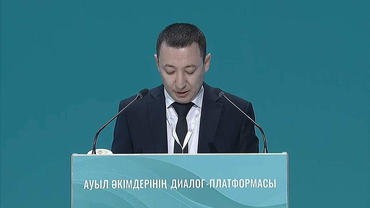 Ақтөбе облысы Мәртөк ауданы Тәңірберген ауылдық округінің әкімі Медет Бекжанов елді мекен әкімдері өз міндеттеріне жатпайтын жұмысты атқаратынын жеткізді