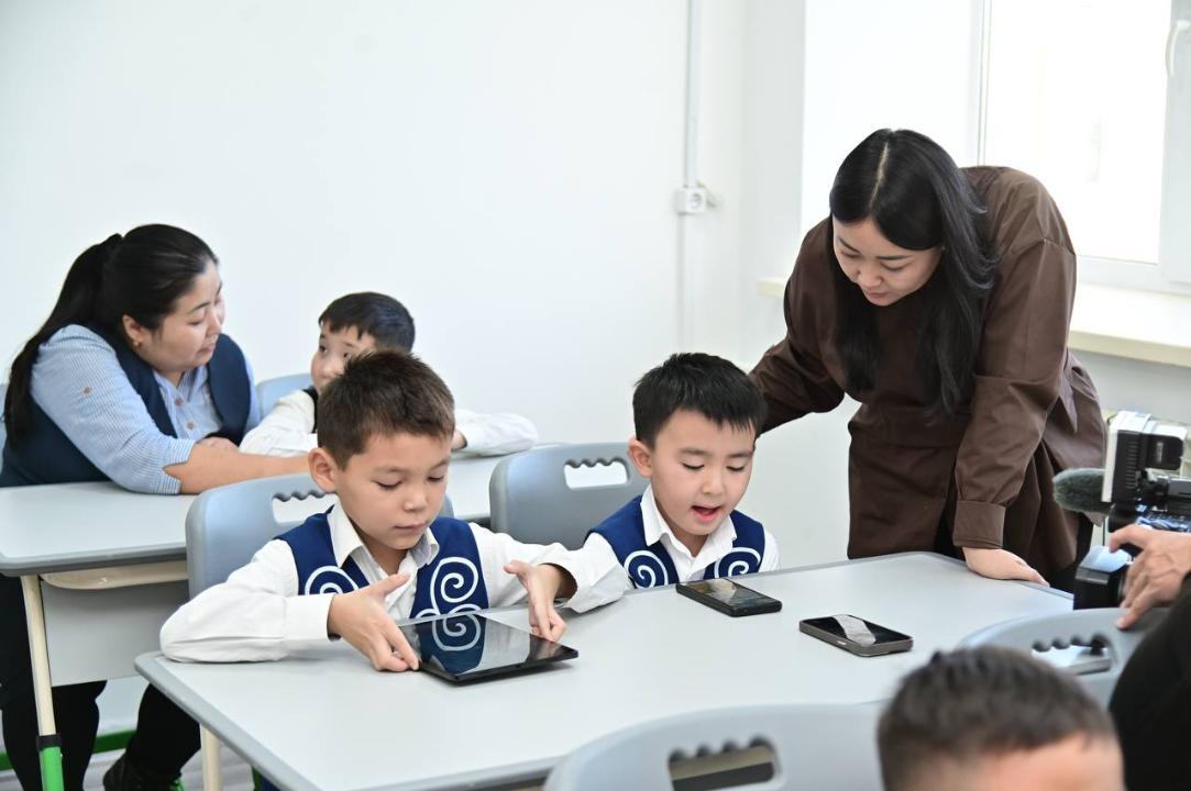 В Актобе разработаны первые казахскоязычные инновационные мобильные приложения для детей с особыми образовательными потребностями – «Сауатты бала» и «Дыбыстар әлемі»