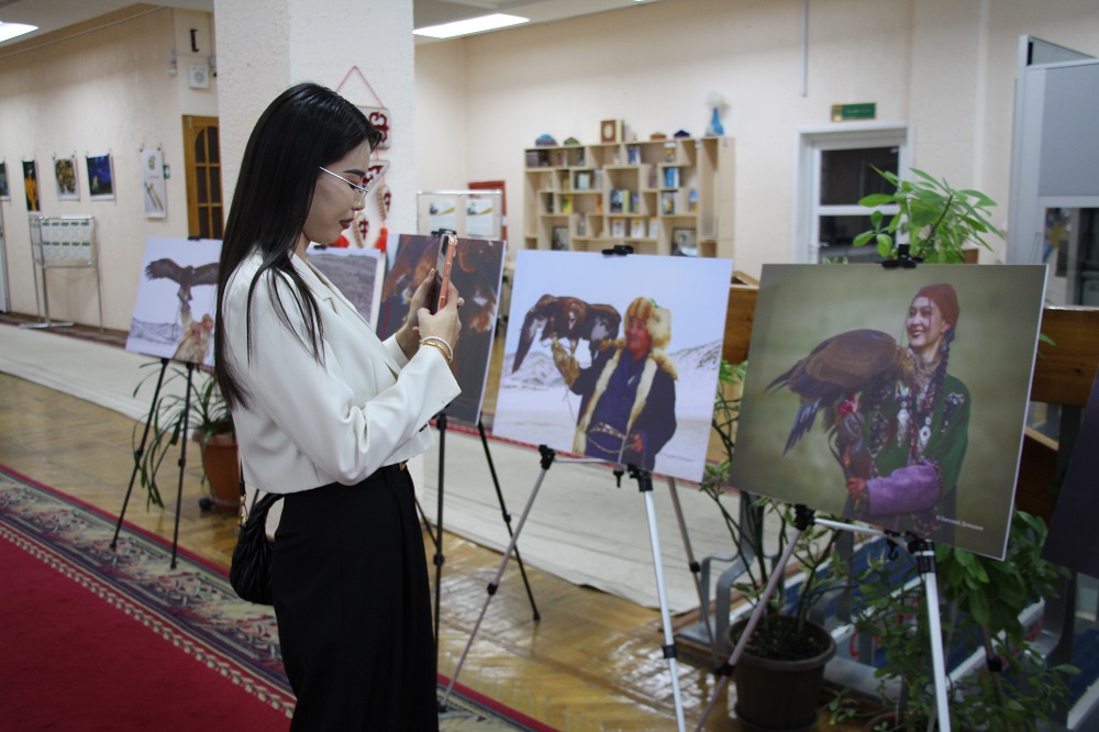 Открытие фотовыставки «Шығыс салбурыны»