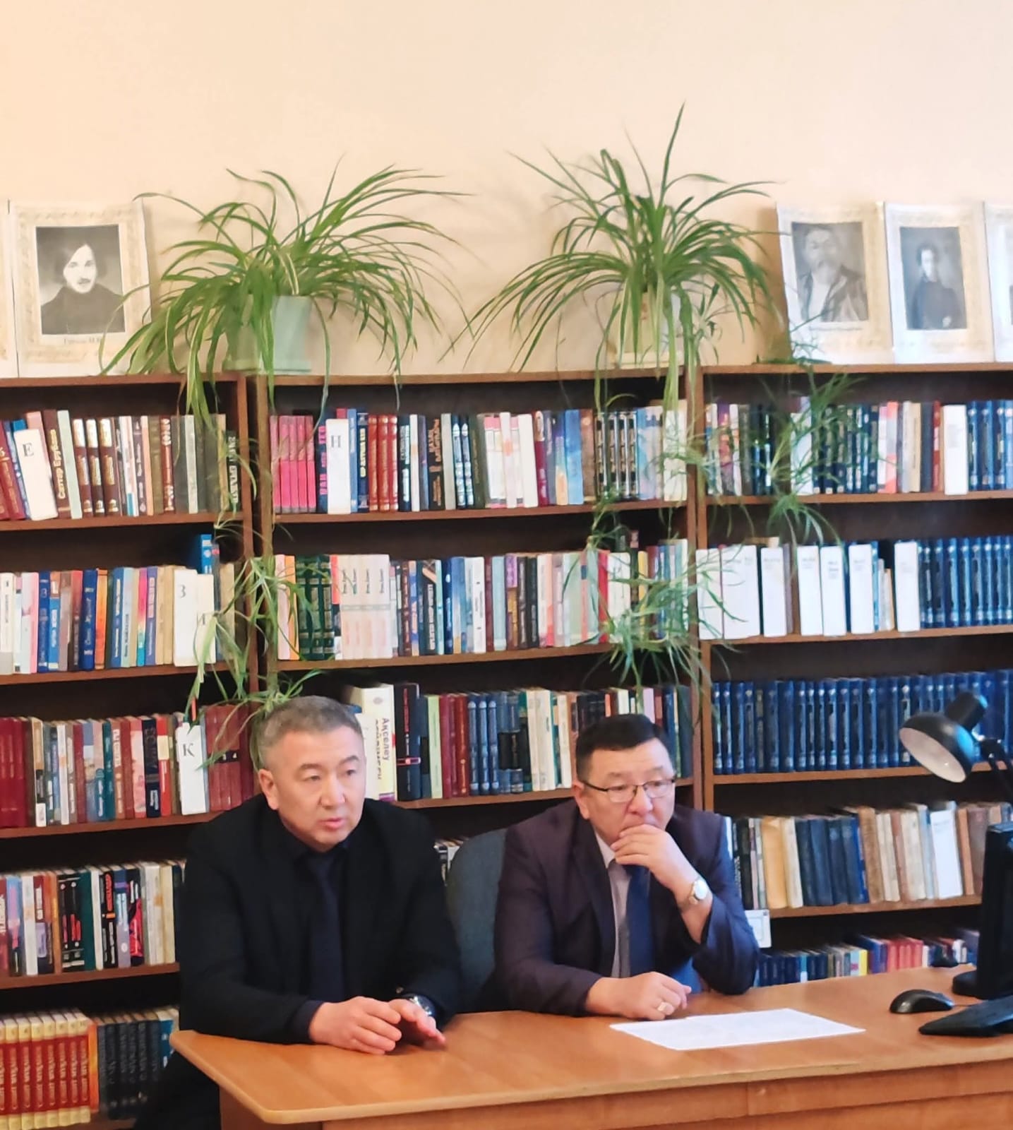 Ағымдағы жылдың 1 желтоқсанында "әкімдік" ғимаратында халықпен кездесу өтті