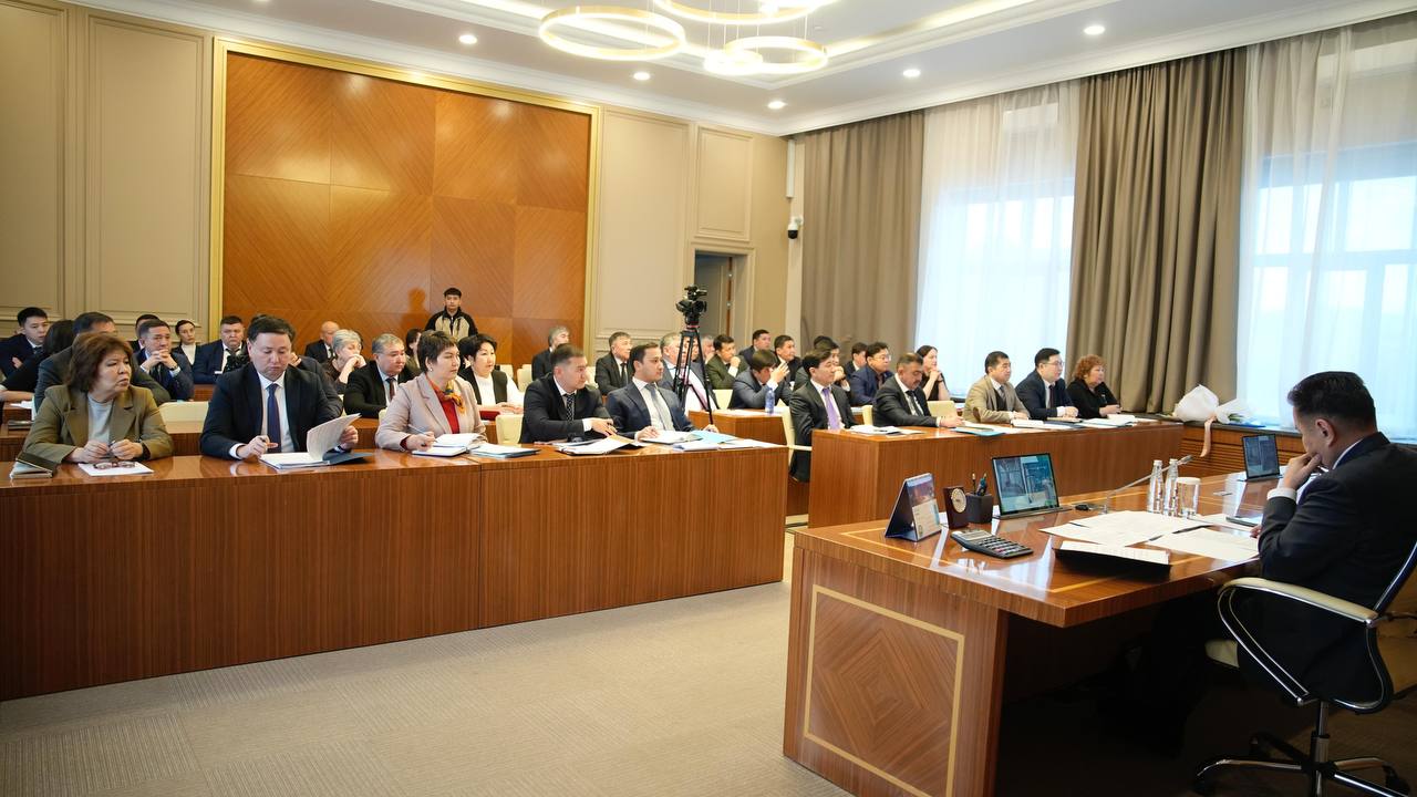 В акимате ВКО обсудили ход реализации задач, поставленных в начале года