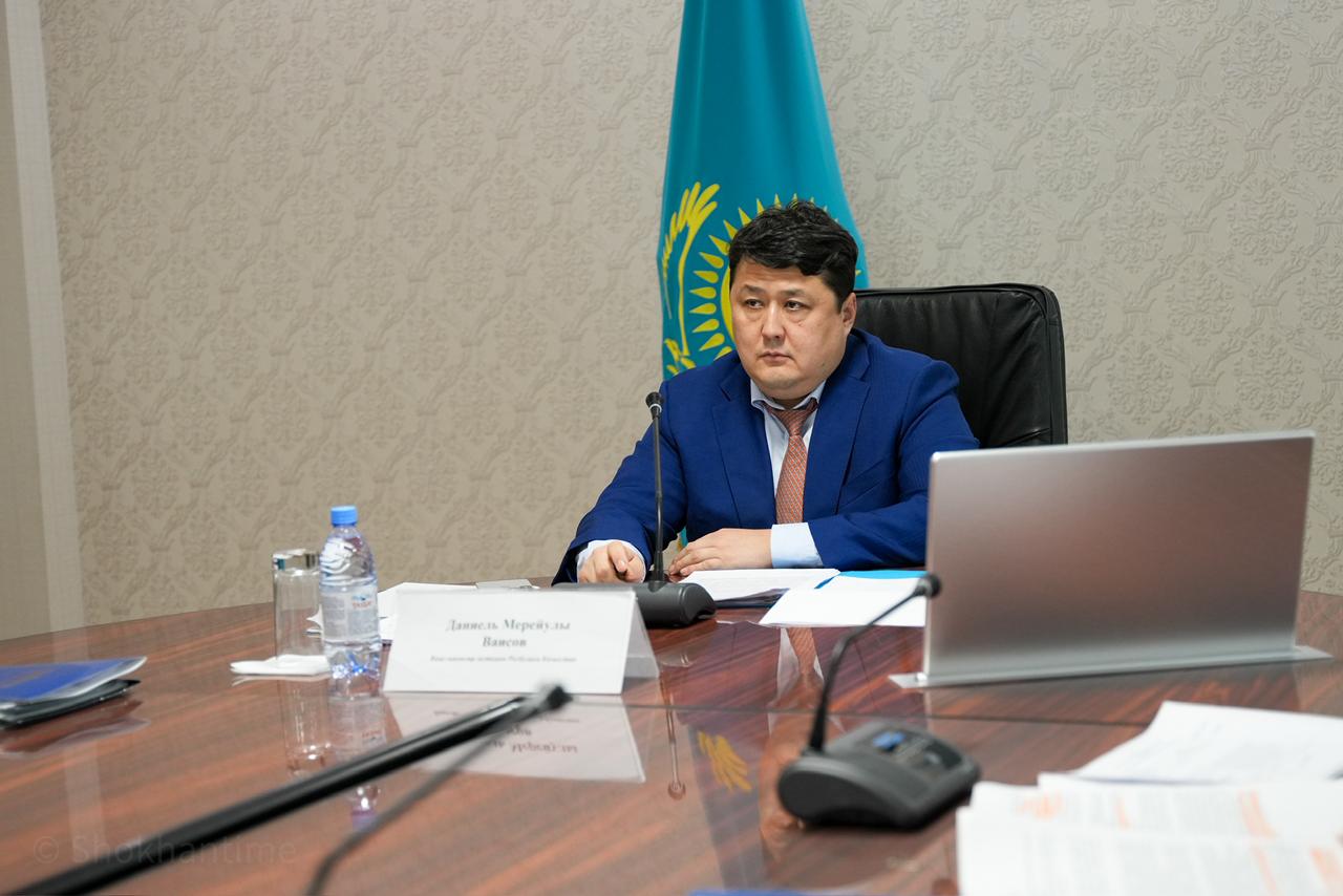 ҚР Әділет вице-министрі Даниель Ваисов «AMANAT» партиясының Республикалық қоғамдық қабылдауында азаматтарды қабылдады