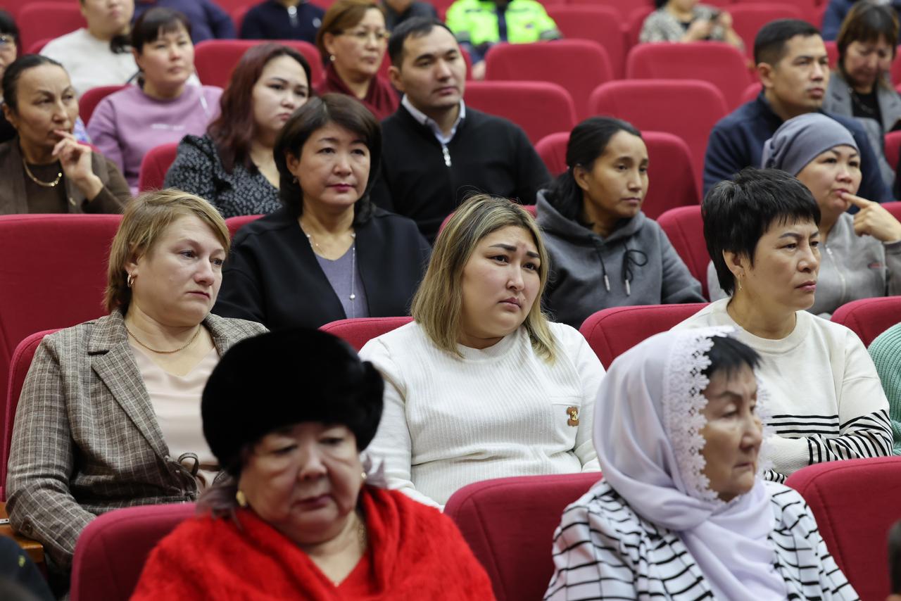 В рамках отчётных встреч аким города Хасар Хабылбеков встретился с жителями посёлка Атамекен