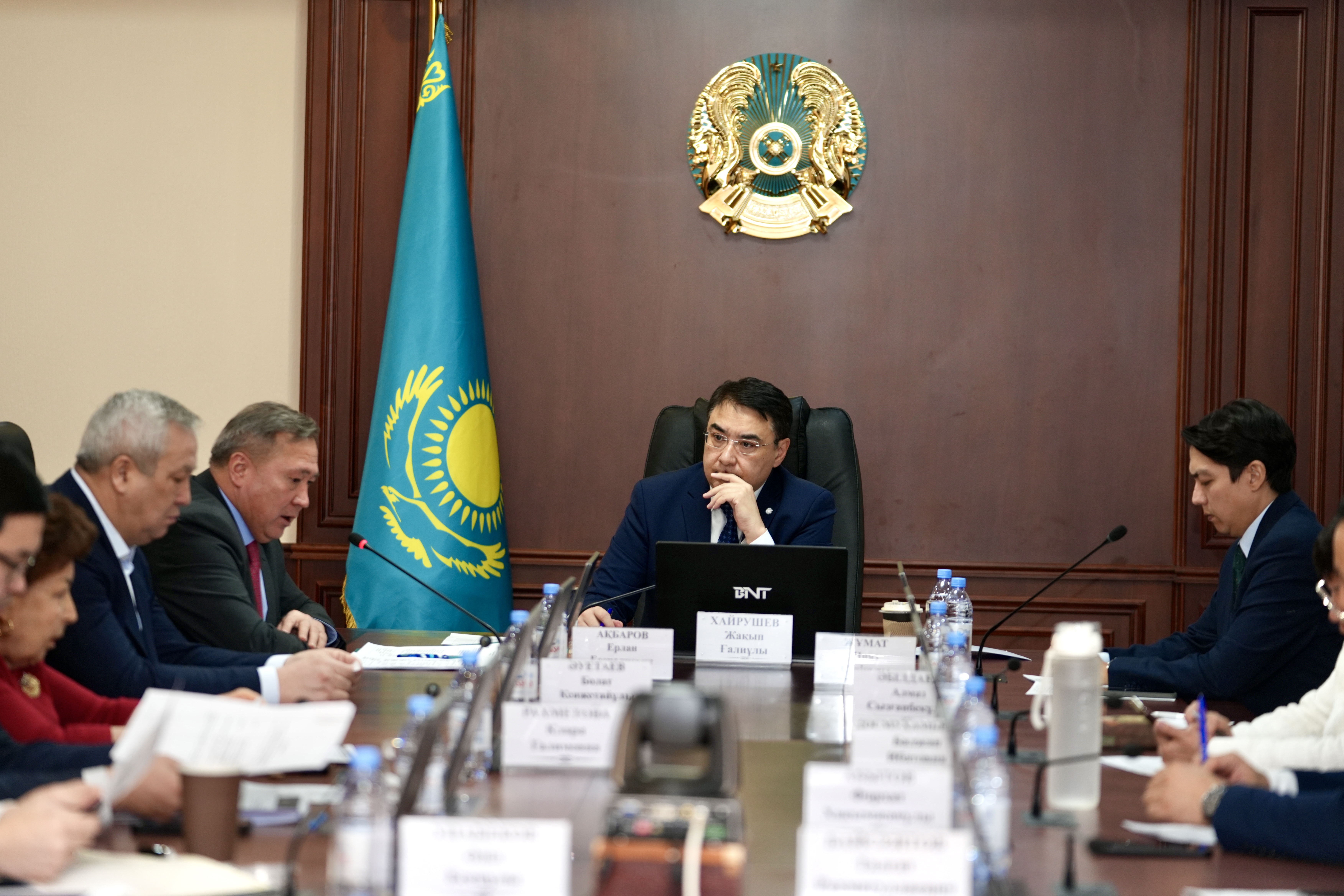 Қоғамдық кеңес отырысында жер қойнауын пайдалану және ғылыми бастамалар қаралды