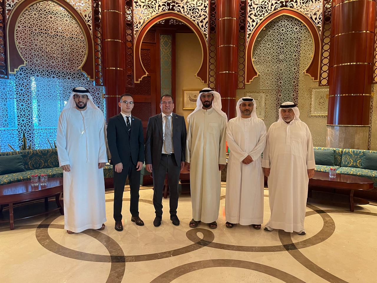 Ү.ж. 8 желтоқсанда Мохаммед бен Рашид атындағы гуманитарлық және қайырымдылық қорының Бас директоры Салих Захир Әл-Мазруимен кездесу өтті.