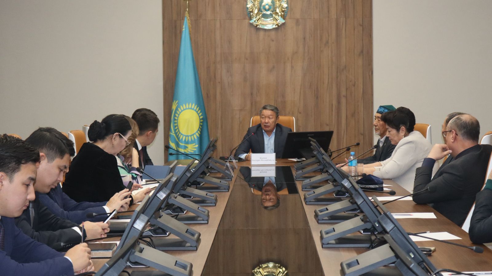 Сегодня под председательством председателя совета Жусупова Бекмурата Кыдырбаевича состоялось заседание Общественного совета Мангистауской области