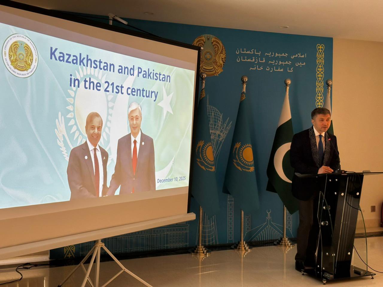 Қазақстан Елшісі Пәкістан студенттеріне семинар өткізді