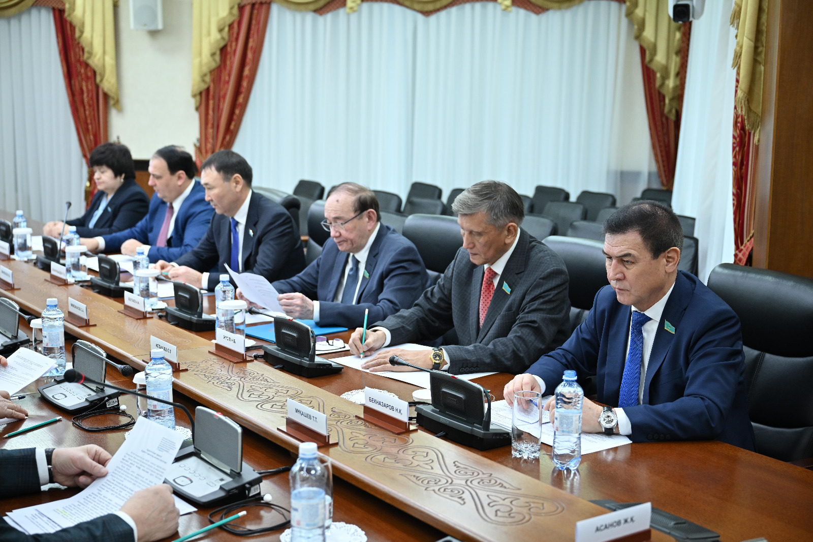 Алтай ауданы мәслихатының төрайымы Гречушникова Лариса Александровна Қазақстан Республикасы Парламенті Сенаты жанындағы мәслихаттармен өзара іс-қимыл жөніндегі кеңестің отырысында сөз сөйледі