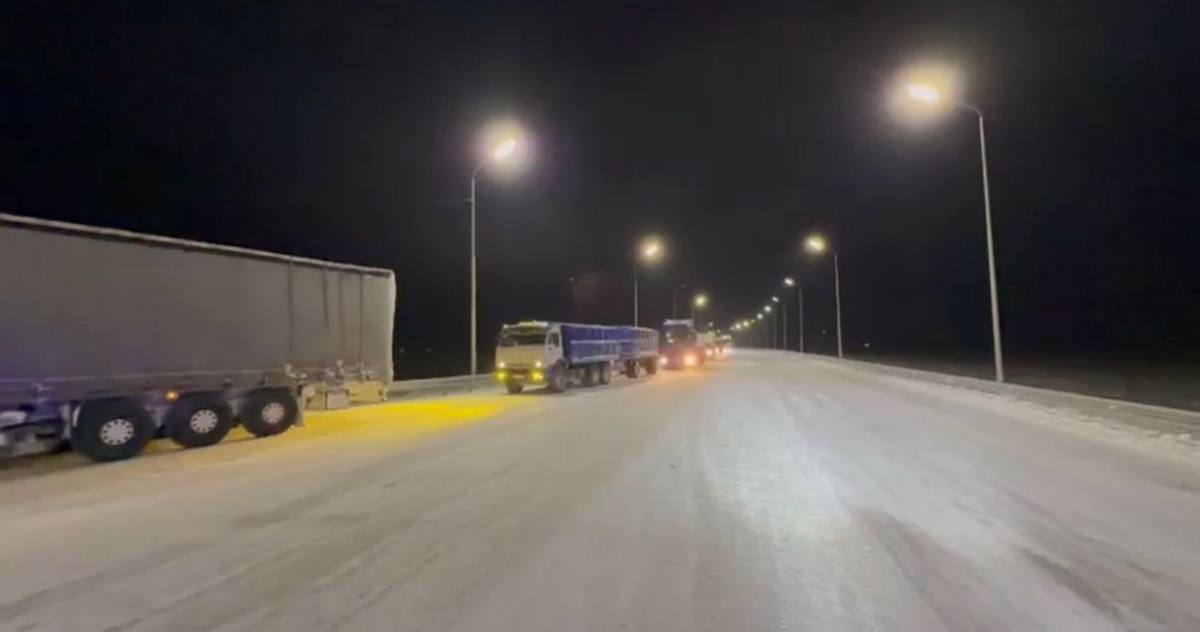 Жетісу облысында полиция қызметкерлері 150 жүк көлігіне жол бастап жүрді