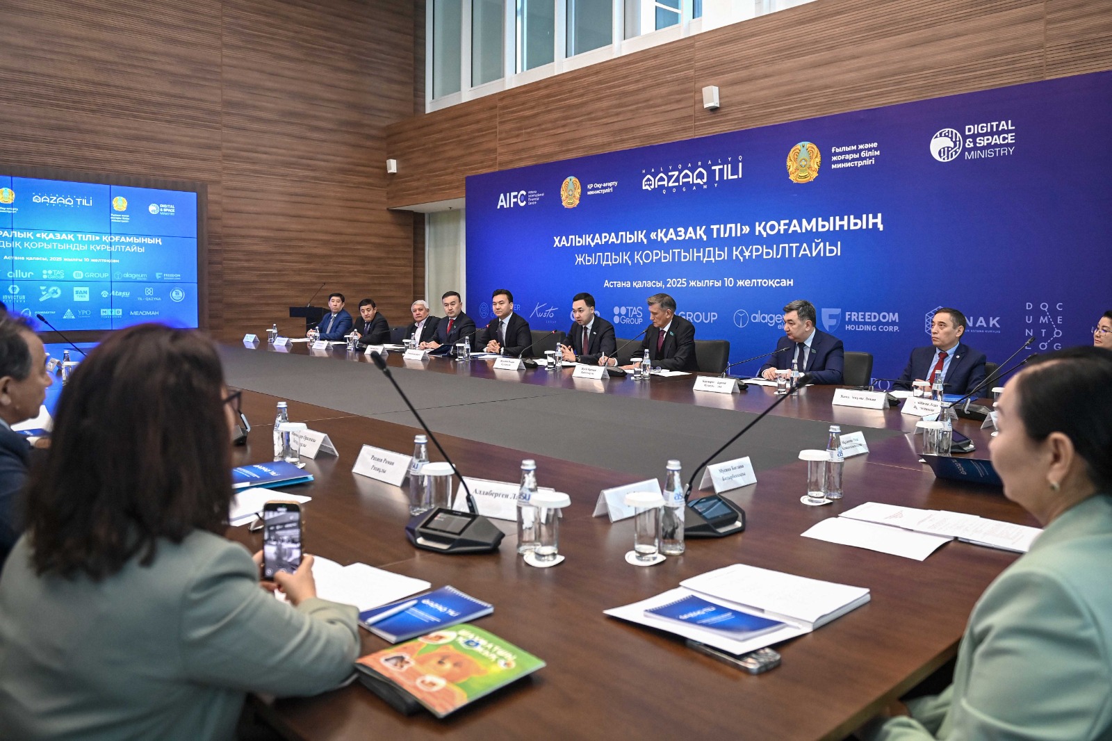 ПРЕЗИДЕНТТІҢ ҚАЗАҚ ТІЛІ ЭНДАУМЕНТ ҚОРЫНА САЛҒАН ҮЛЕСІ 100 ЕСЕ ӨСТІ