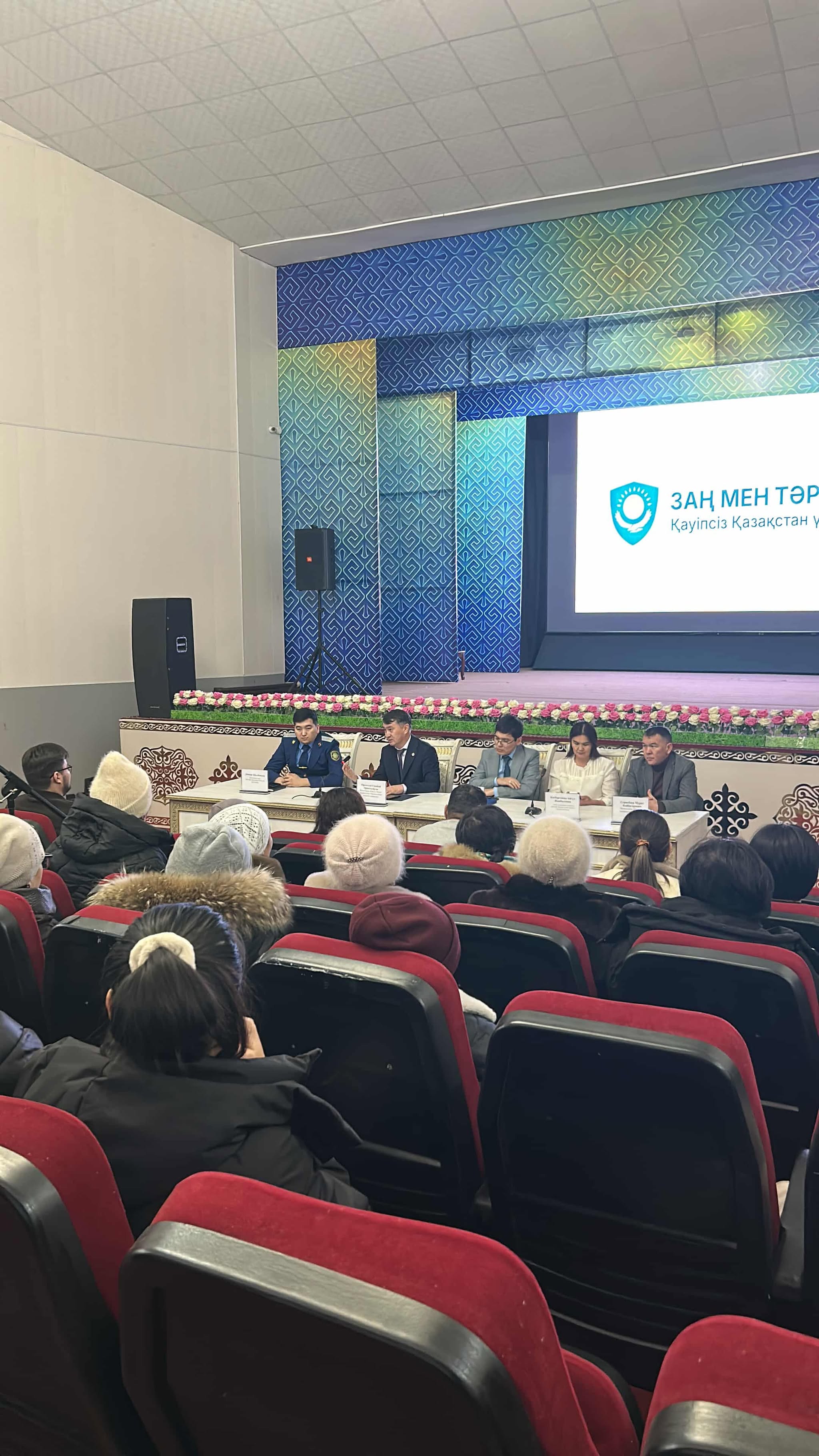 Проведена встреча с жителями поселка Тасбөгет