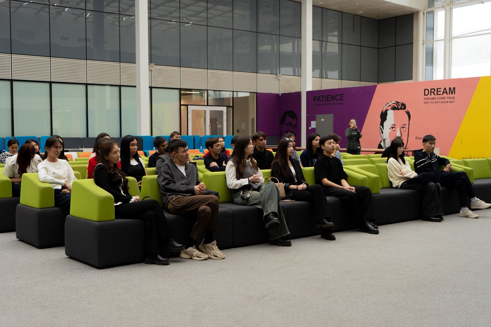 «АЗАМАТ» ИНТЕЛЛЕКТУАЛДЫ БАҒДАРЛАМАСЫНЫҢ ЖАҢА МАУСЫМЫНА ІРІКТЕУ БАСТАЛДЫ