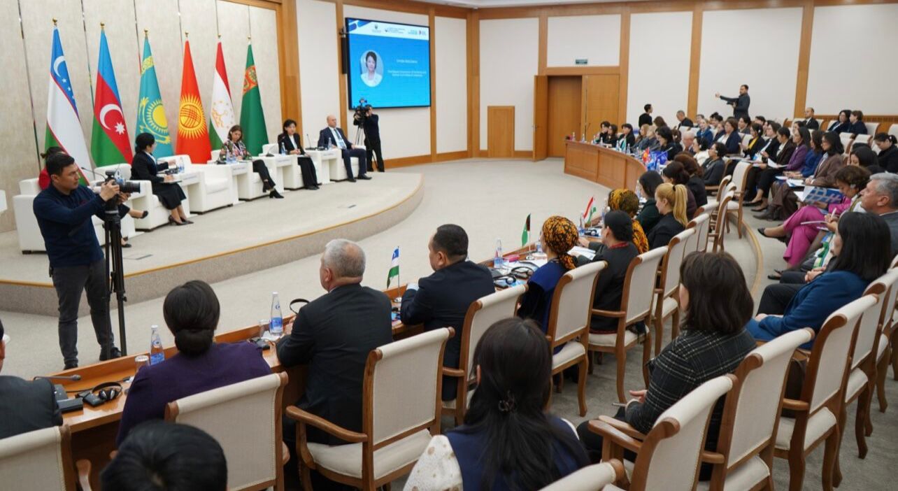 ҚР Әділет министрлігінің Халықаралық құқық департаментінің директоры Айша Айтқалиева Ташкентте өткен «Орталық Азиядағы барлық әйелдер мен қыздар үшін әділ сот төрелігіне қол жеткізу: құқықтық және институционалды шараларды нығайту» тақырыбындағы семинарға қатысты