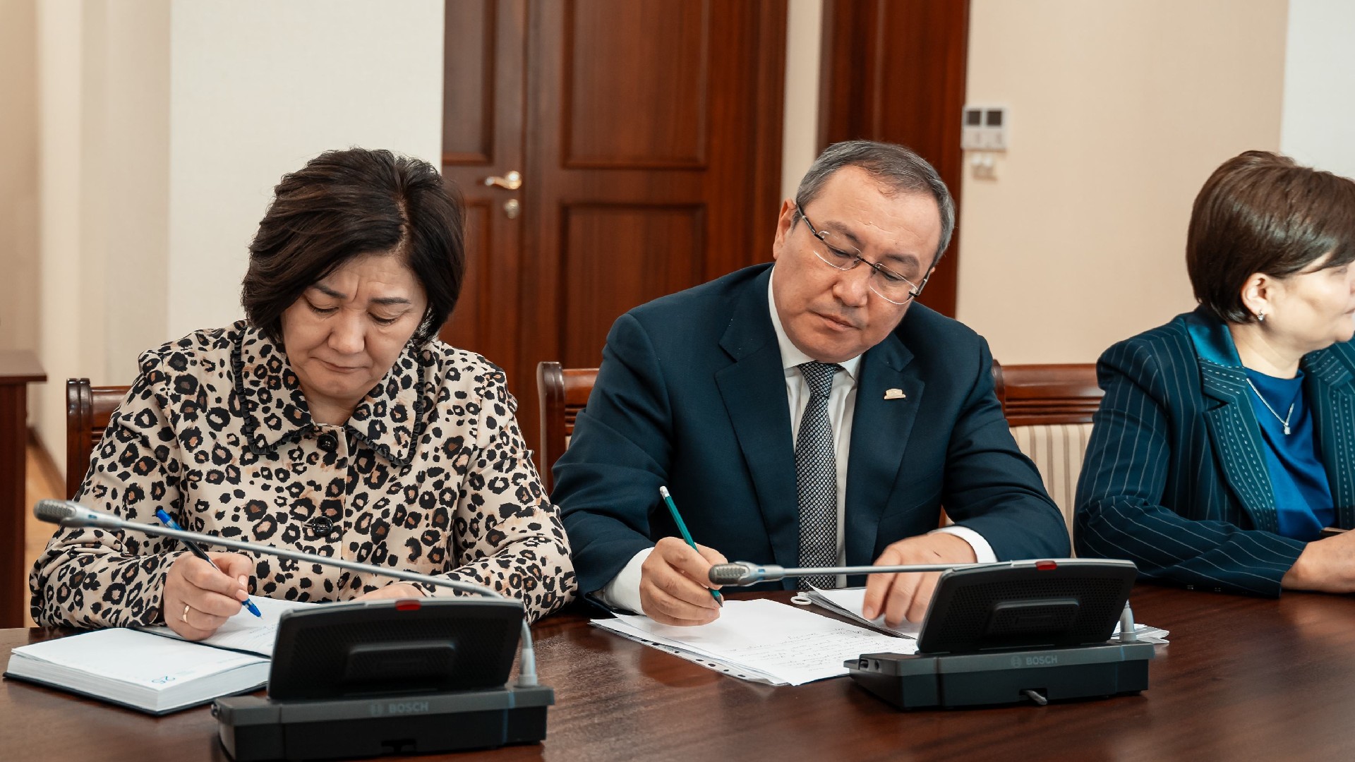 Правительство Казахстана усиливает контроль над подготовкой педагогов