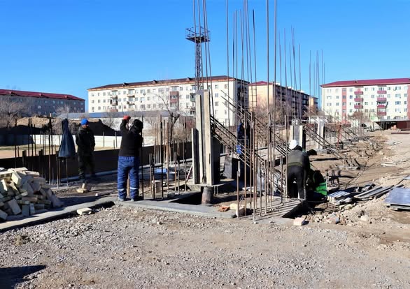 ТҮРКІСТАН: КЕНТАУ ҚАЛАСЫНДА ЗАМАНАУИ СПОРТ КЕШЕНІНІҢ ҚҰРЫЛЫСЫ БАСТАЛДЫ