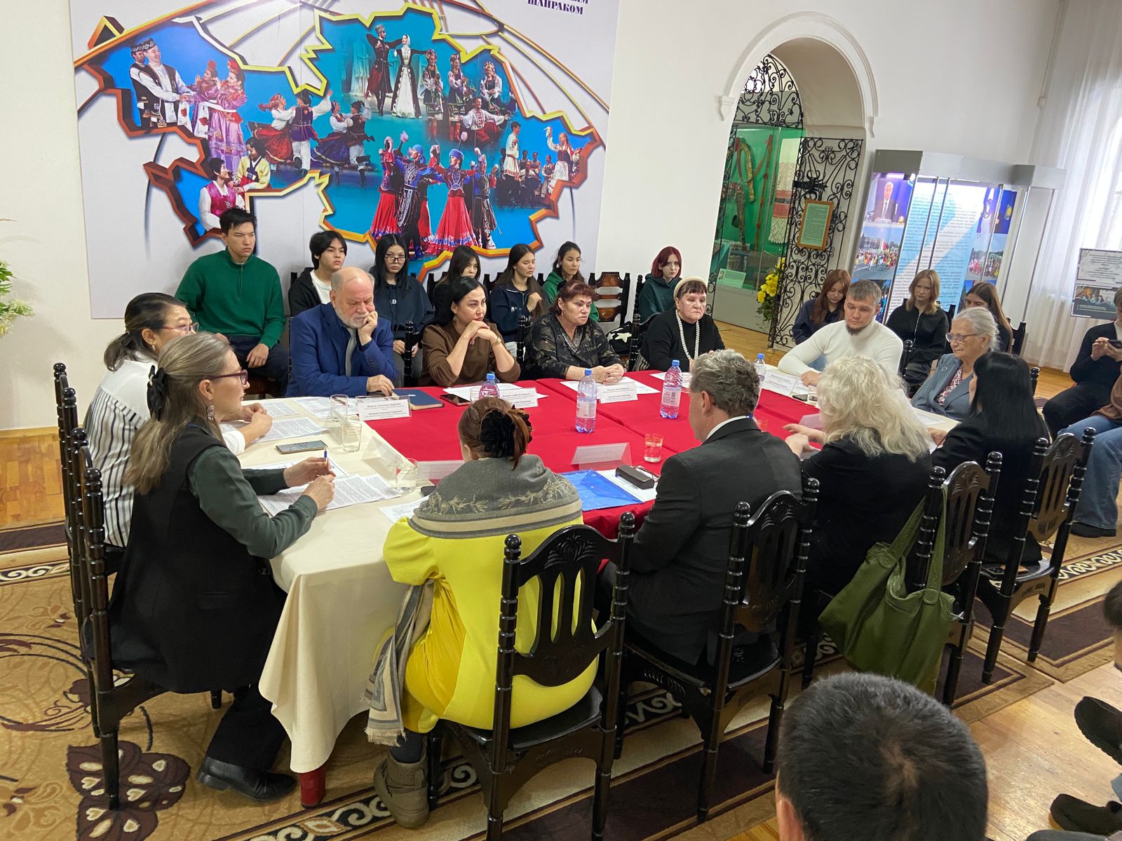 «Мәдениет – көпұлтты Қазақстанның рухани келбеті» дөңгелек үстелі