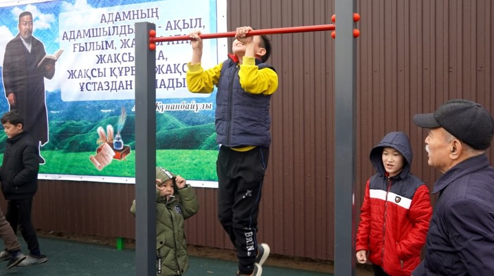 В КЕЛЕССКОМ РАЙОНЕ ВВЕДЕНА В ЭКСПЛУАТАЦИЮ НОВАЯ ИГРОВАЯ ПЛОЩАДКА ДЛЯ ДЕТЕЙ
