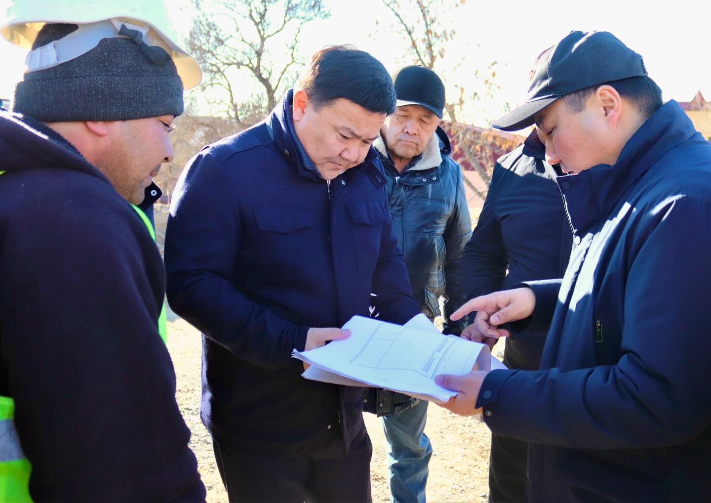 В КЕНТАУ НАЧАЛИСЬ РАБОТЫ ПО КЛАДКЕ КИРПИЧА НОВОГО СПОРТИВНОГО КОМПЛЕКСА