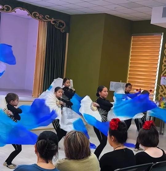 Праздничное мероприятие «Мир, наполненный добром» прошло в Алмалинском районе