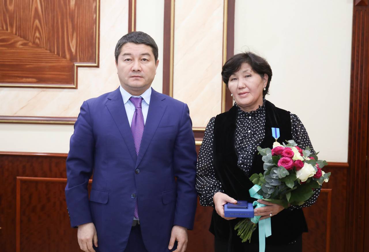Нұрдәулет Қилыбай бірқатар еңбек адамдарына мемлекеттік наградаларды табыстады