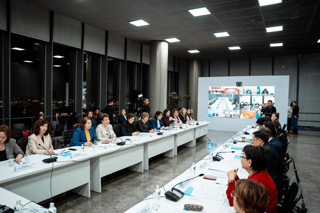 Президент жанындағы Әйелдер істері және отбасылық-демографиялық саясат жөніндегі ұлттық комиссия цифрландыру жағдайында әйелдердің экономикалық мүмкіндіктерін дамыту мәселесін талқылады