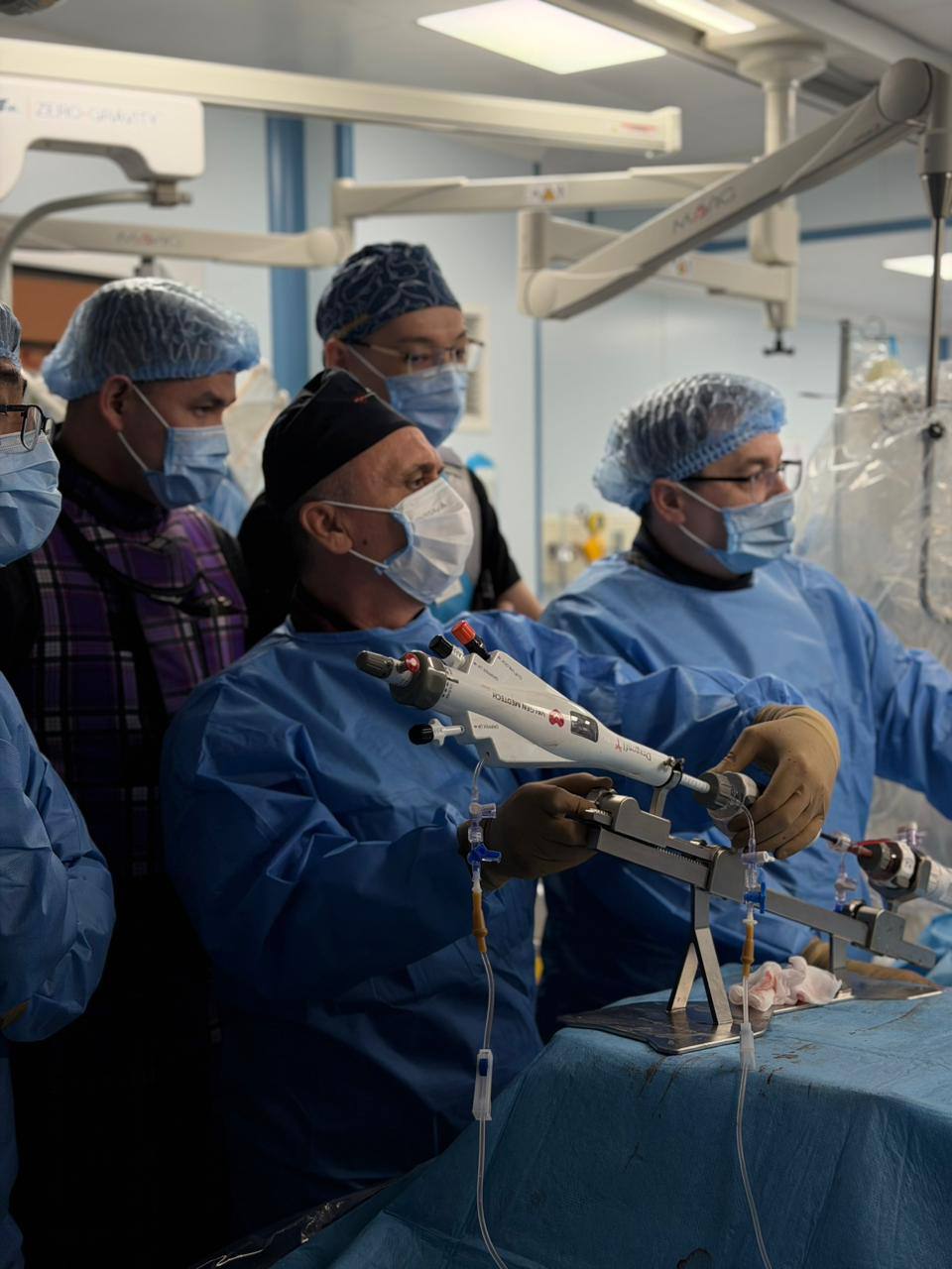 В НИИКВБ ВОССТАНОВИЛИ ФУНКЦИИ МИТРАЛЬНОГО КЛАПАНА ПАЦИЕНТУ ВЫСОКОГО ХИРУРГИЧЕСКОГО РИСКА