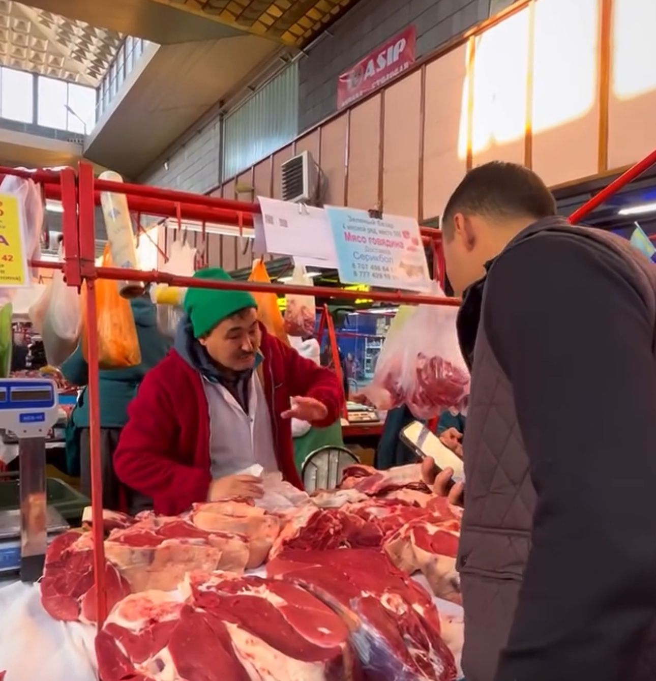 В Медеуском районе проведен мониторинг цен на социально значимые продукты