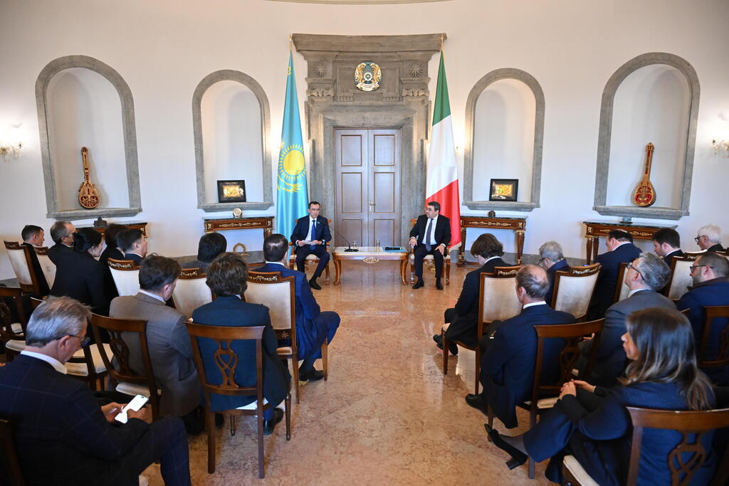 Председатель Сената Парламента Казахстана рассказал о проводимых в стране реформах итальянским депутатам и представителям экспертного сообщества