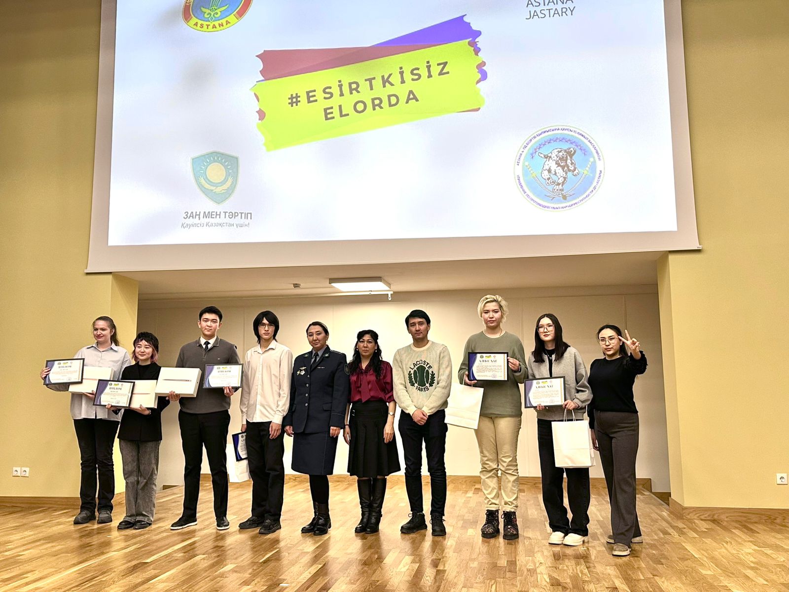 В Астане прошел конкурс среди молодежи Esirtkisiz Elorda