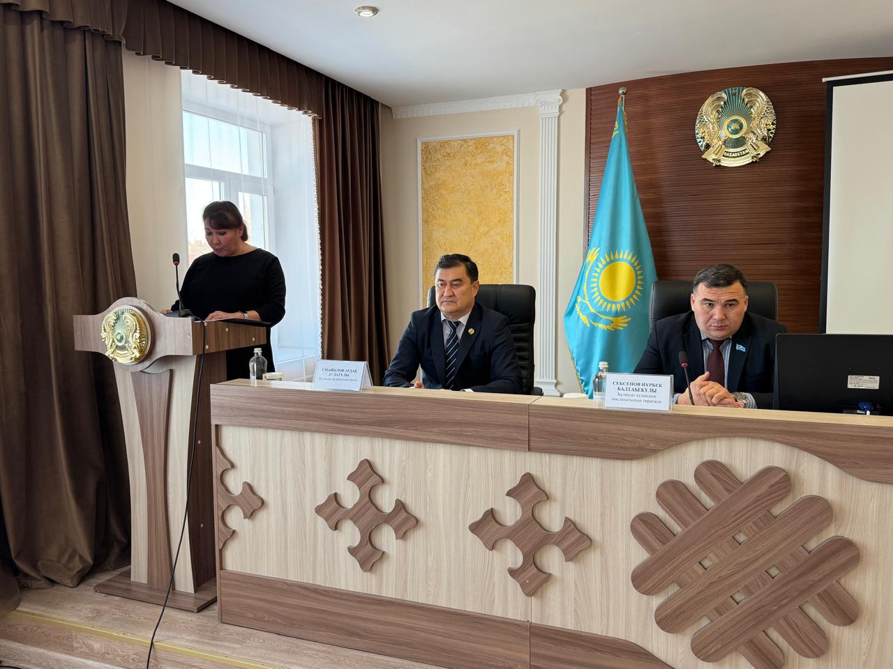 Аудандық мәслихаттың 35-ші кезектен тыс сессиясы