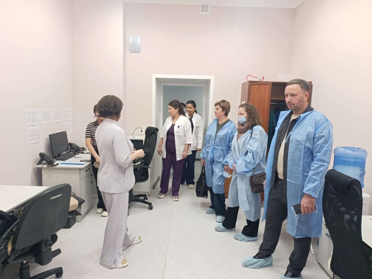 Өскемен мәслихатының депутаттары Шығыс Қазақстан облыстық көпсалалы онкология және хирургия орталығына барды