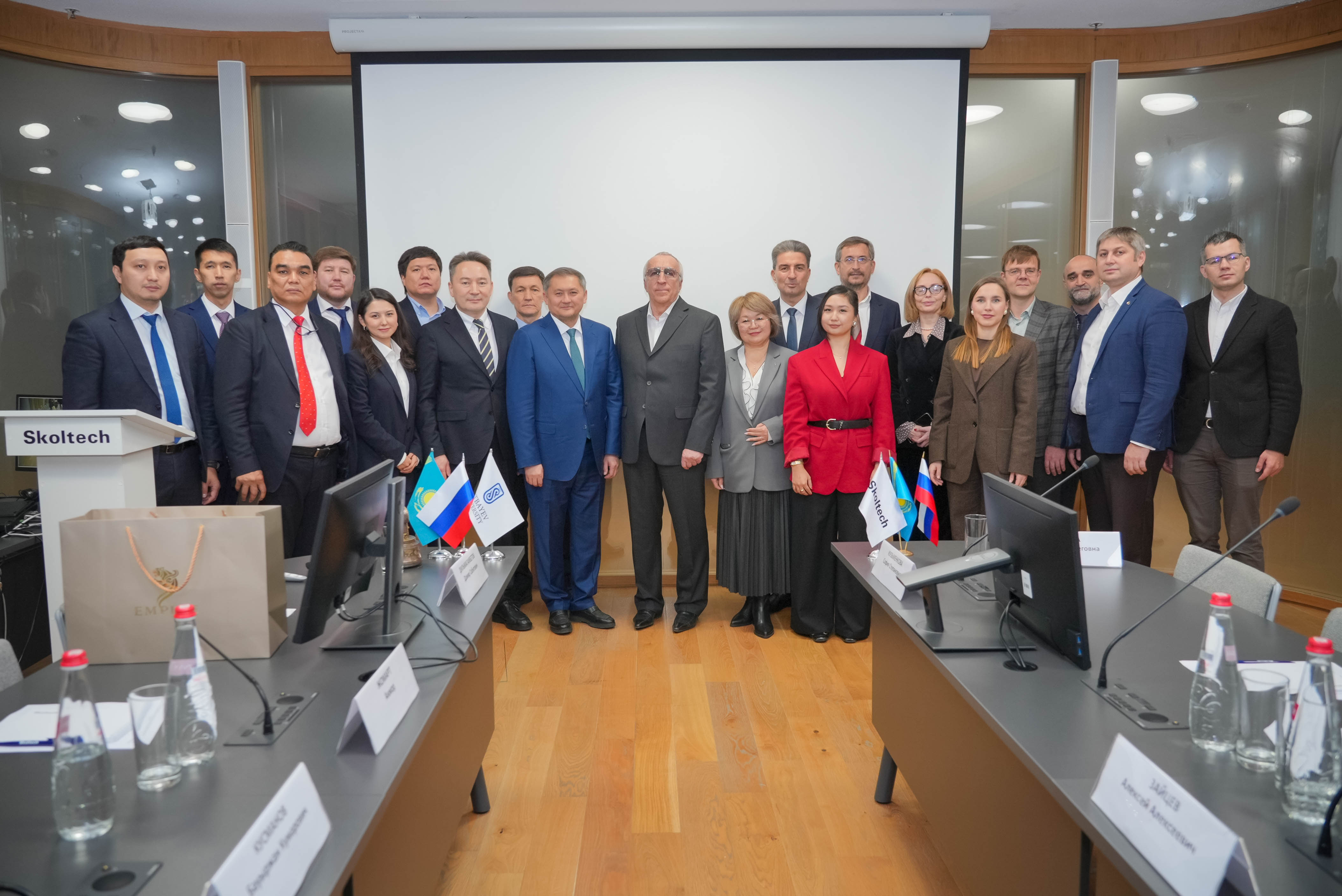 ҚР ҒЫЛЫМ ЖӘНЕ ЖОҒАРЫ БІЛІМ МИНИСТРІ РЕСЕЙ ФЕДЕРАЦИЯСЫНЫҢ ЖЕТЕКШІ ЖОҒАРЫ ОҚУ ОРЫНДАРЫН АРАЛАДЫ