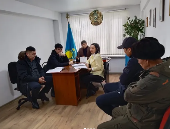 05.12.2025 ж шаруа қожалықтарының басшылары мен ауыл тұрғындарымен Ауыл аманаты бағдарламасы бойынша несиелер беру туралы кездесу өткізілді. Кездесуге "Oskemen-Atameken" ЖШС МҚҰның (ТОО МФО) аға заңгері Ахметов Нурбек Майлибаевич, несие менеджері Хасанова Бакытгул Бакытжанқызы және кооперативтер бойынша өңірлік менеджері Сергазин Жанболат Амангельдинович қатысты