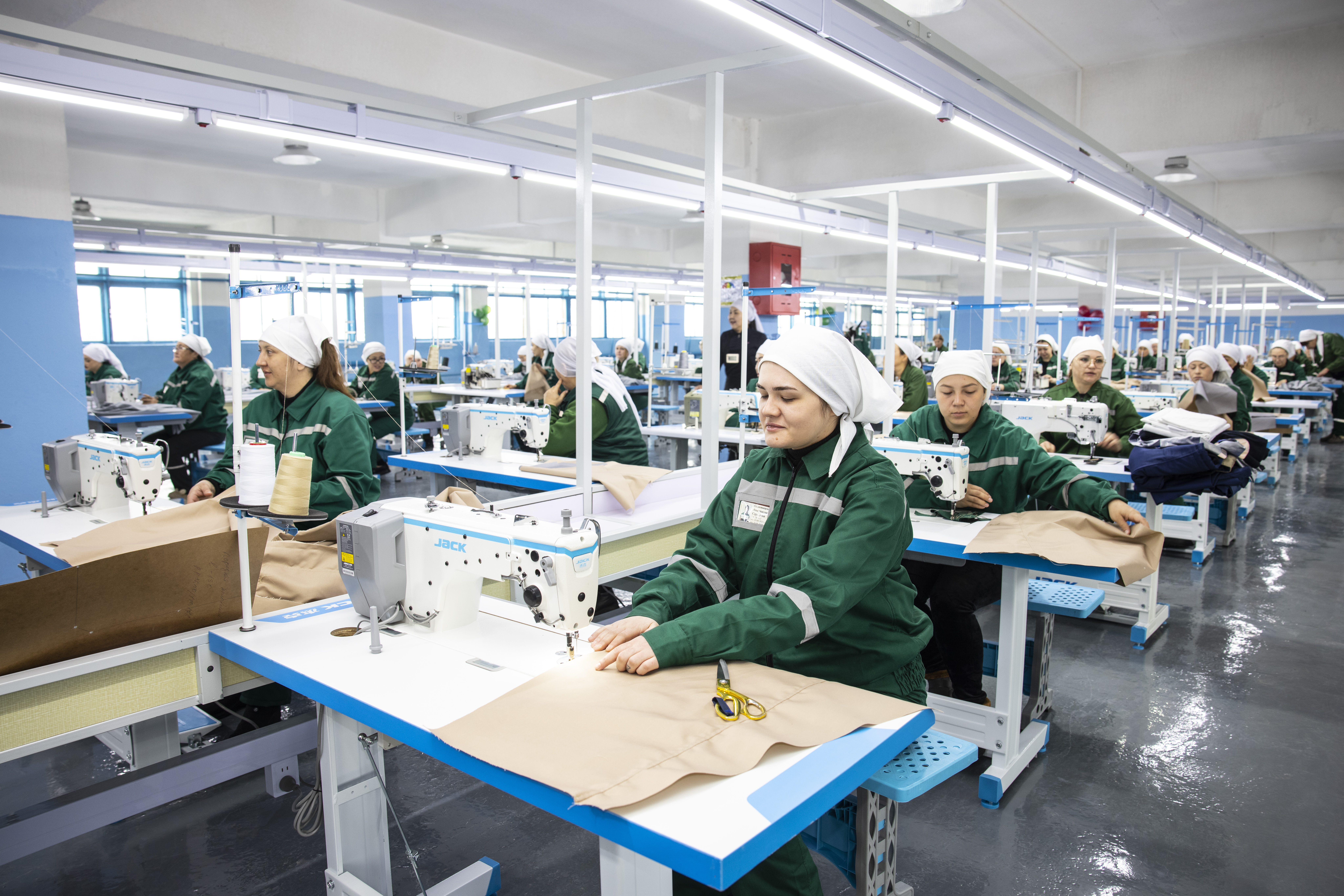 Алматы облысының түзеу мекемелерінде жаңа өндірістер іске қосылып, жазасын өтеушілерді жұмыспен қамту ауқымы кеңейіп жатыр