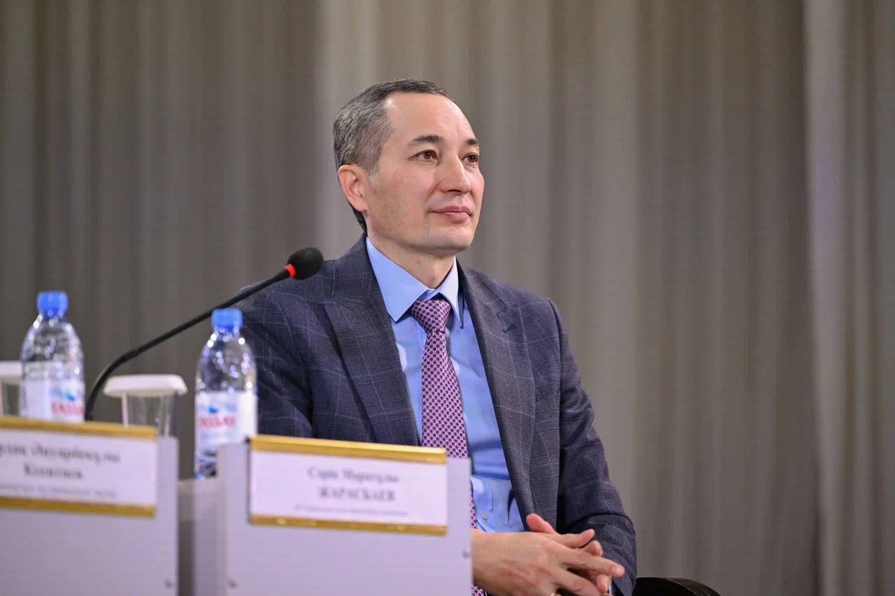 Серик Жарасбаев провёл встречу с населением Павлодарской области