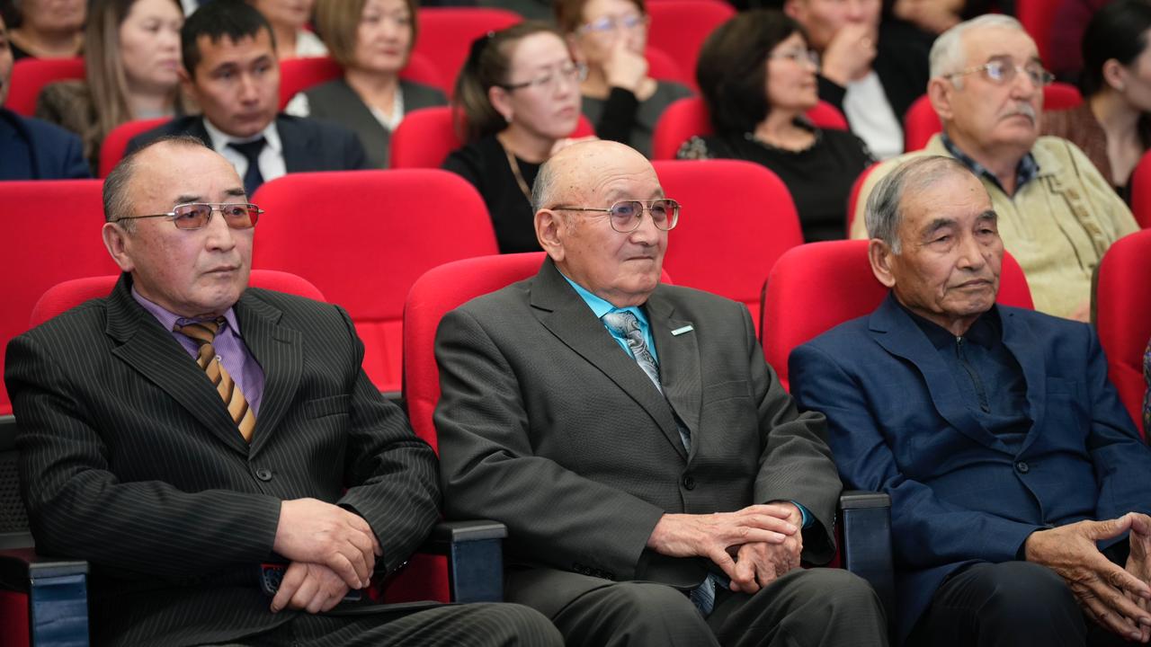 ШҚО әкімі Үлкен Нарын ауданының халқымен кездесті