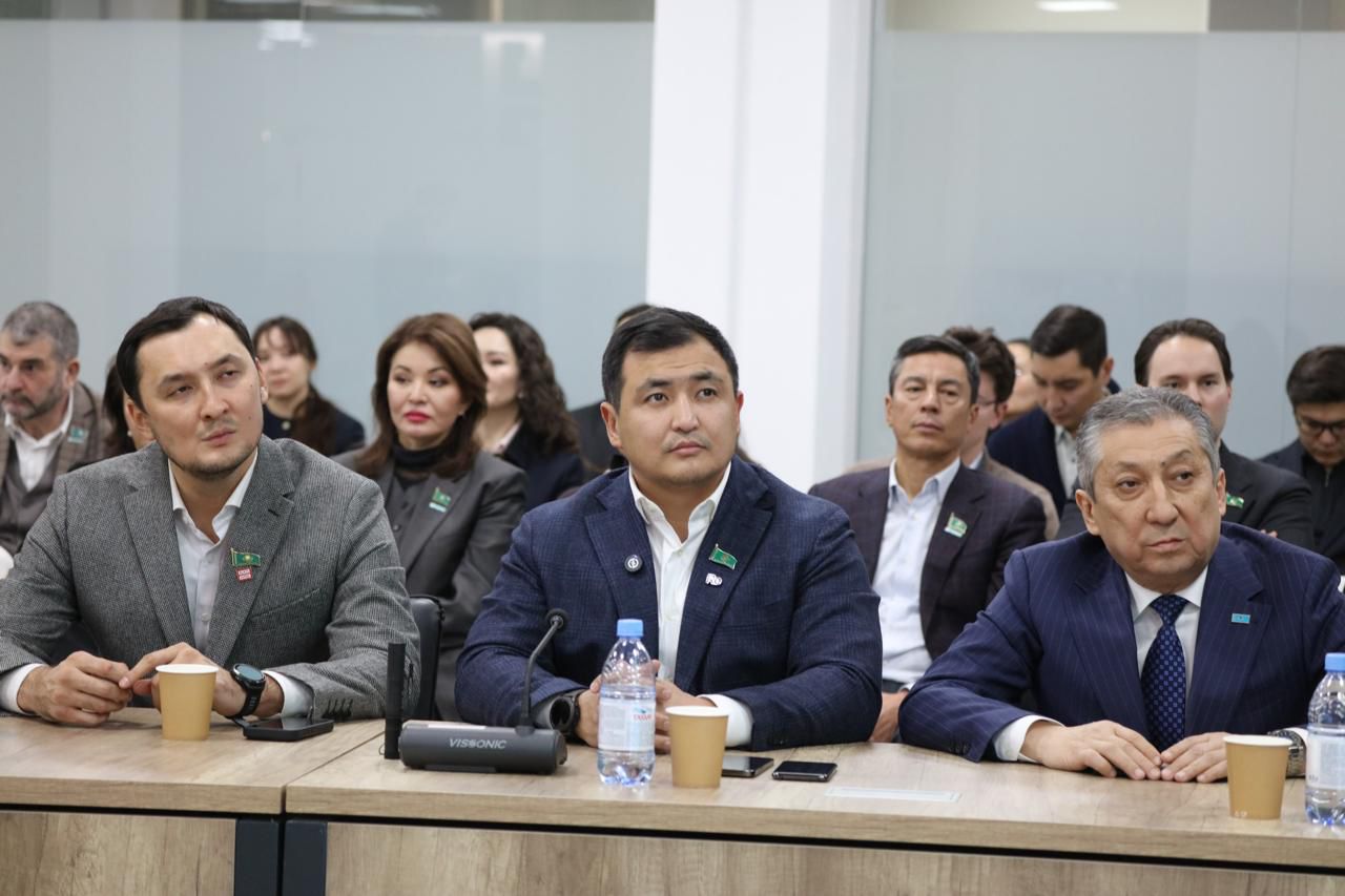 Депутаттар мен Қоғамдық кеңес мүшелері Алматының Бас жоспарына енгізілетін өзгерістерді талқылады